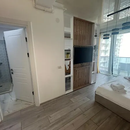 Almar Luxury - Renting & Free Pool 3*