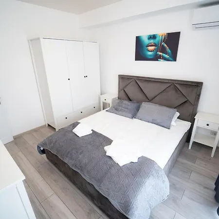 Almar Luxury - Renting & Free Pool