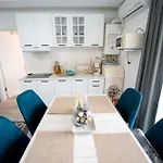 Almar Luxury - Renting & Free Pool