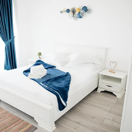 Almar Luxury - Renting & Free Pool *