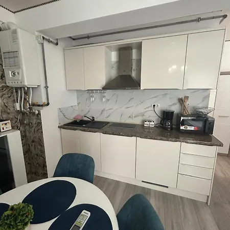 Almar Luxury - Renting & Free Pool 3*