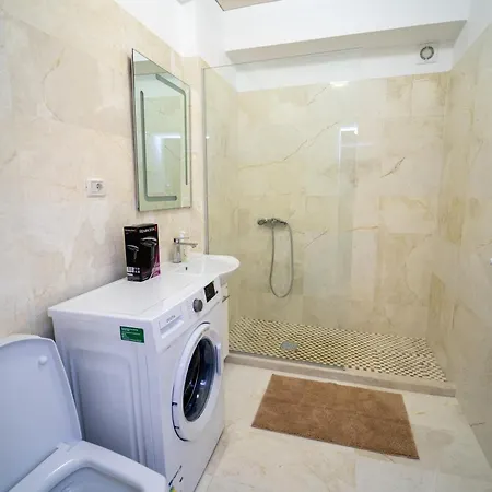 Almar Luxury - Renting & Free Pool 3* Năvodari