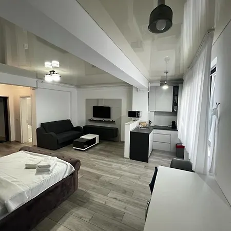 アパートホテル Almar Luxury - Renting & Free Pool ナボダリ