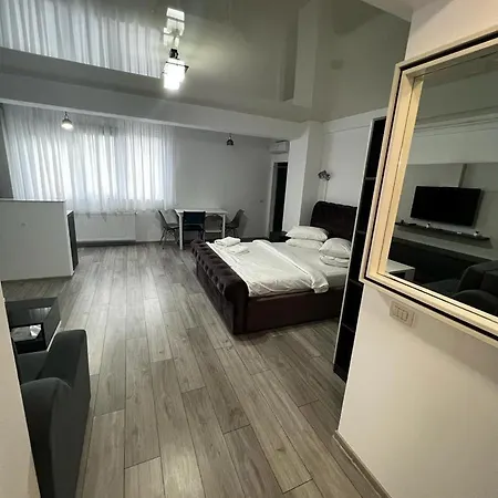 Almar Luxury - Renting & Free Pool 3*