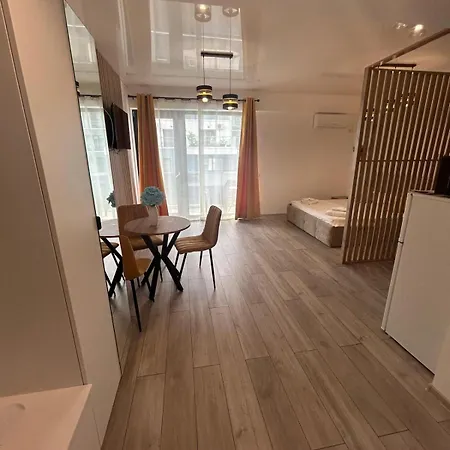 Almar Luxury - Renting & Free Pool 3*