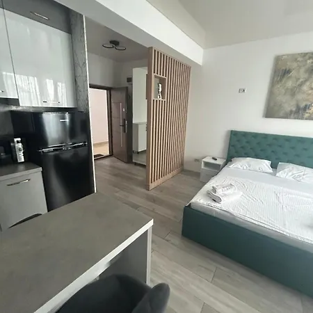 Almar Luxury - Renting & Free Pool アパートホテル