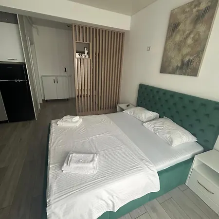 アパートホテル Almar Luxury - Renting & Free Pool ナボダリ