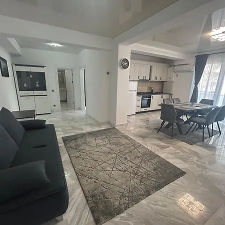 アパートホテル Almar Luxury - Renting & Free Pool ナボダリ